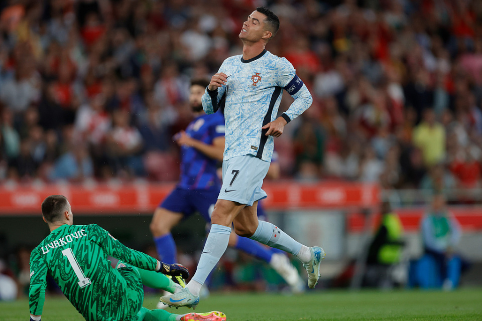 开云体育平台首页 c罗代表曼联 